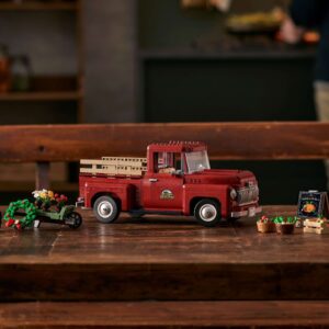 LEGO Creator Expert Pickup Truck Set 10290 - Image 5