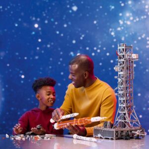 LEGO Icons NASA Artemis Space Launch System 10341 - Image 7