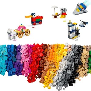 LEGO Classic 90 Years of Play Set 11021 - Image 4