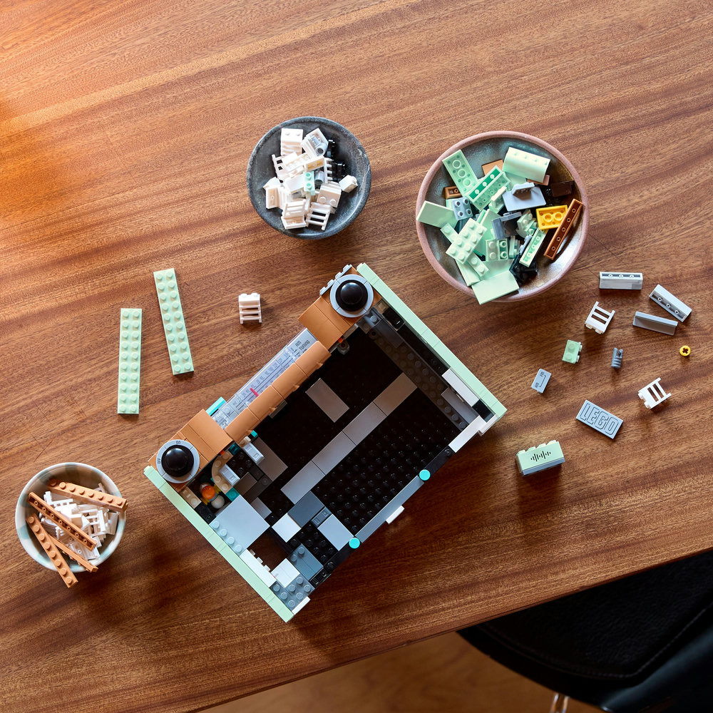 LEGO Icons Retro Radio Music Home Decor Building Set 10334 - Image 7