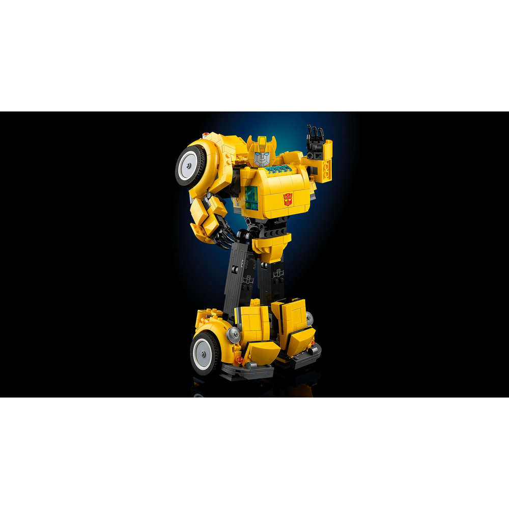 LEGO Icons Transformers Bumblebee Model Set 10338 - Image 4