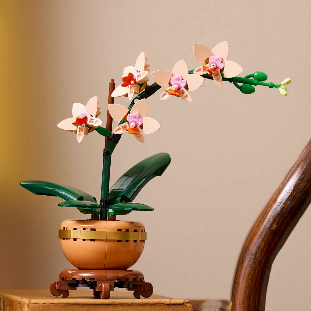 LEGO Botanicals Mini Orchid Plant Gift 10343 - Image 12