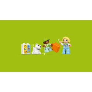 LEGO DUPLO Town Interactive Adventure Train Set 10427 - Image 4