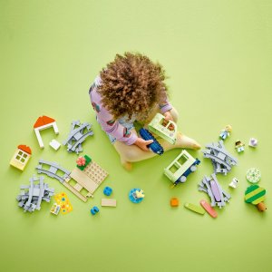 LEGO DUPLO Town Interactive Adventure Train Set 10427 - Image 7