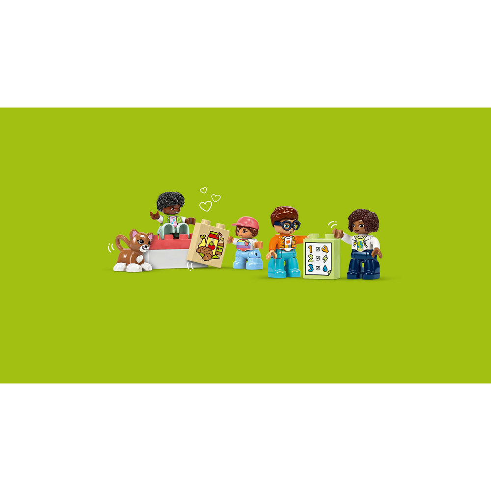 LEGO DUPLO Town Big Interactive Community Train Set 10428 - Image 4