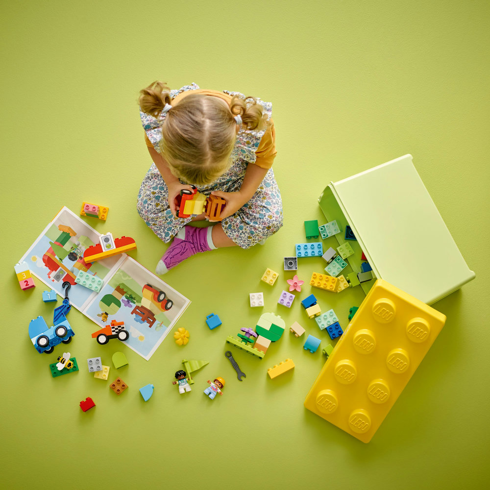 LEGO DUPLO Classic Cars and Trucks Brick Box Playset 10439 - Image 6