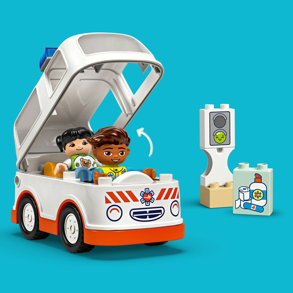 LEGO DUPLO Ambulance & Driver for Pretend Play 10447 - Image 10