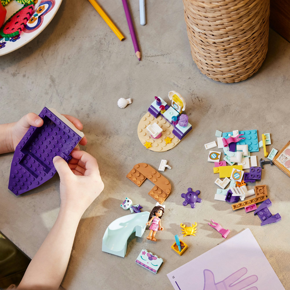 LEGO Gabby's Dollhouse - Gabby & MerCat’s Ship & Spa 10786 Building Toy Set (88 Pieces) - Image 7