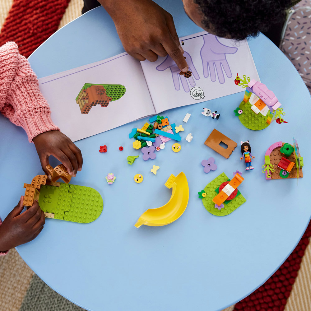 LEGO Gabby's Dollhouse - Kitty Fairy’s Garden Party 10787 Building Toy Set (130 Pieces) - Image 7