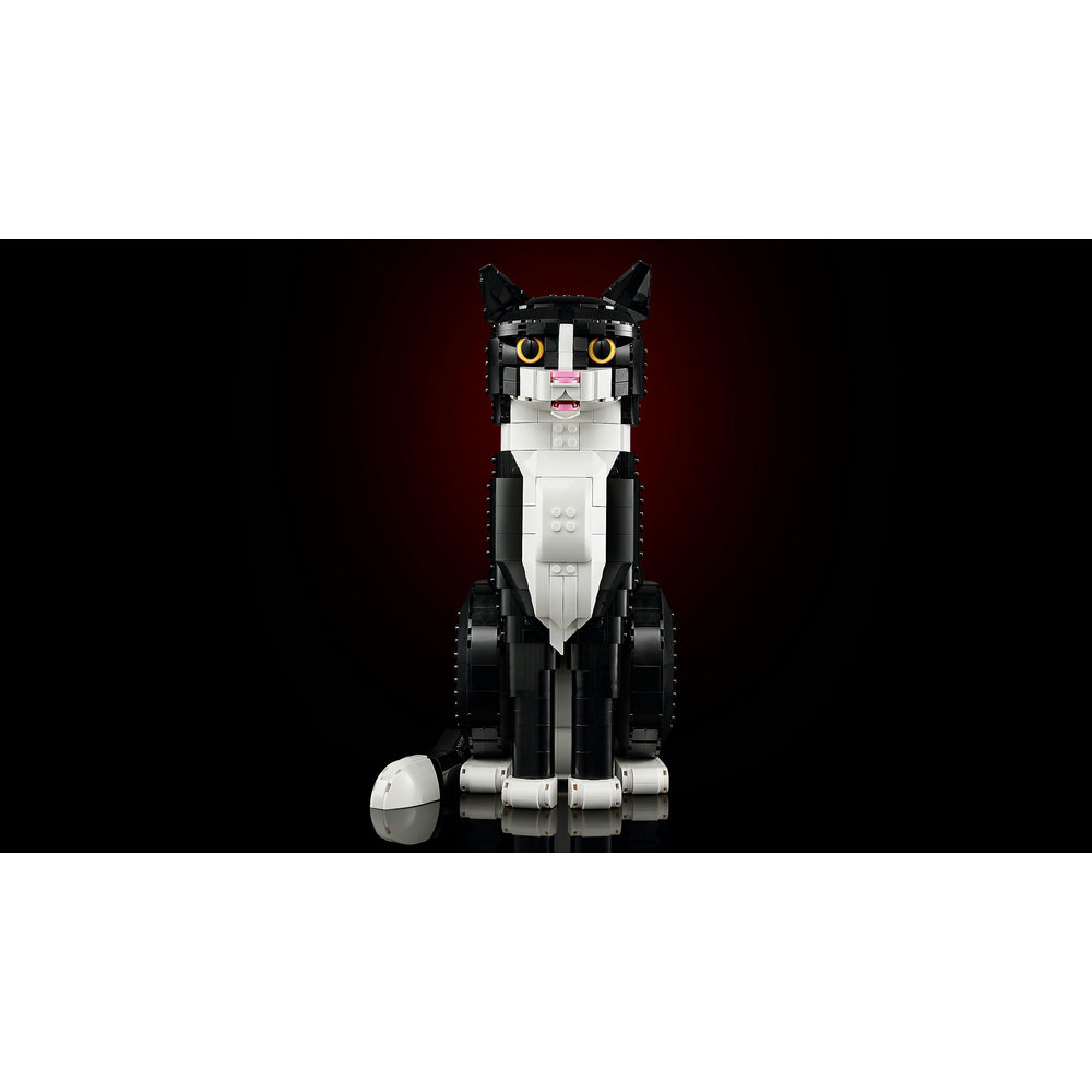 LEGO Ideas Tuxedo Cat, Gift Idea for Animal-Lovers 21349 - Image 5