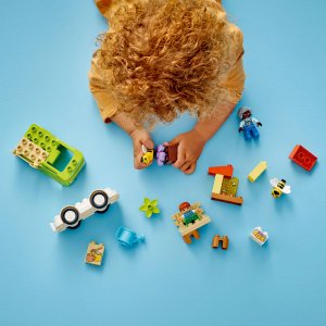 LEGO DUPLO Town Caring for Bees & Beehives Toy 10419 - Image 6