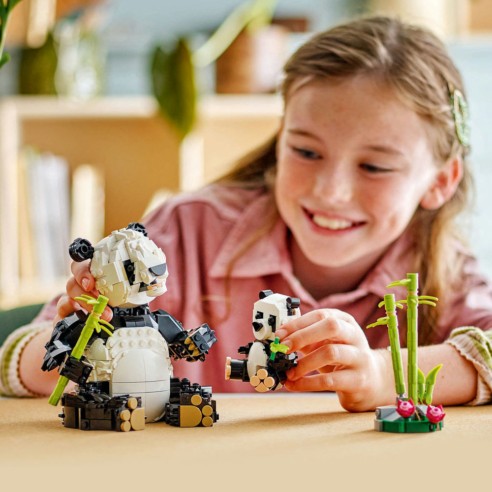 LEGO Creator 3in1 Wild Animals: Panda Family Toy Playset 31165 - Image 10