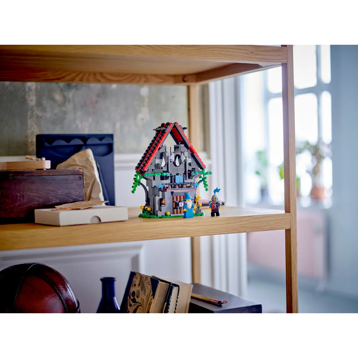 LEGO Castle Majisto's Magical Workshop Promotional Set 40601 - Image 5