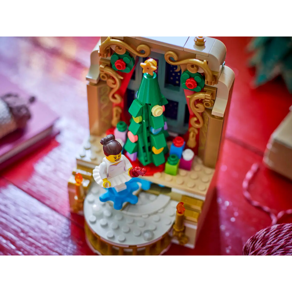 LEGO Seasonal Ballerina and Nutcracker Christmas Promotional Set 40701 - Image 4
