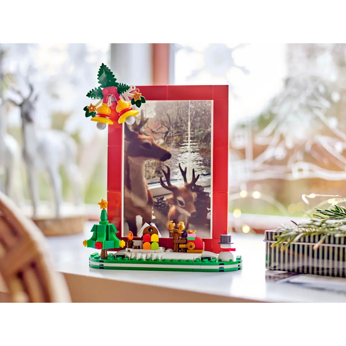 LEGO Seasonal Christmas Picture Frame Set 40702 - Image 3