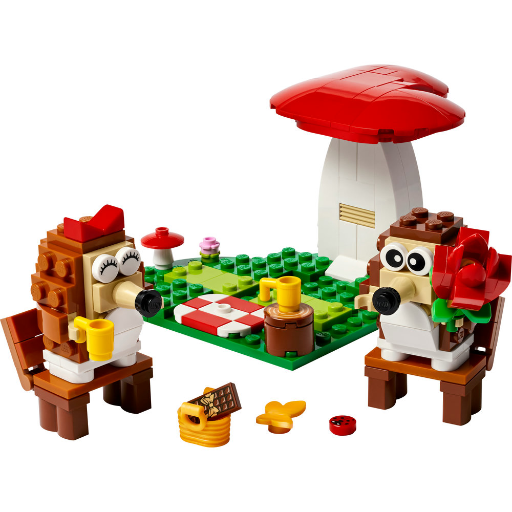 LEGO Hedgehog Picnic Date Animal Toy Playset 40711 - Image 2