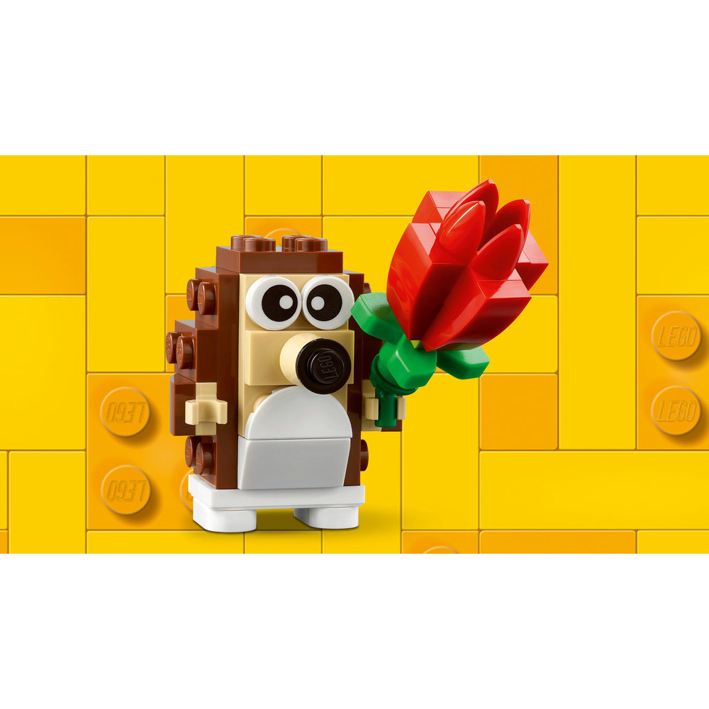 LEGO Hedgehog Picnic Date Animal Toy Playset 40711 - Image 6