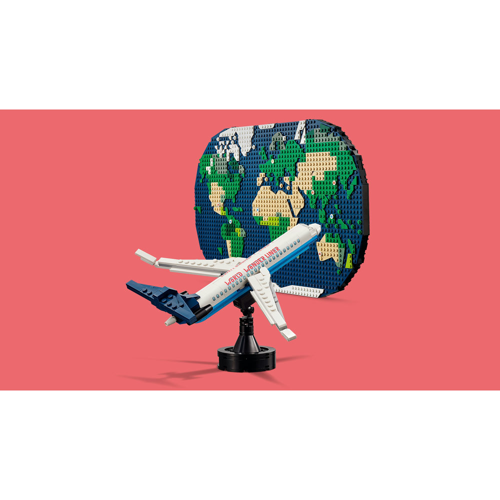 LEGO Family Travel Moments World Map Toy Set 41838 - Image 4