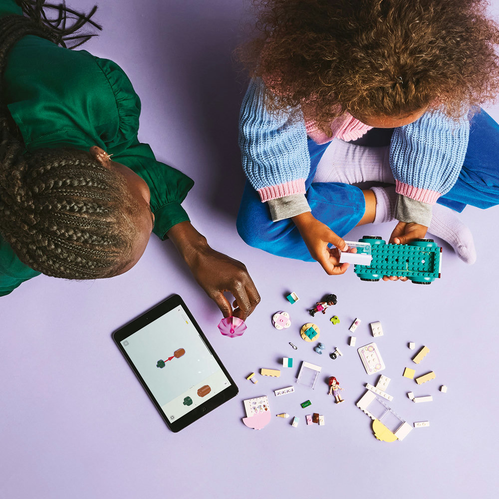 LEGO Friends Heartlake City Ice Cream Van Pretend-Play Building Kit 42644 - Image 11