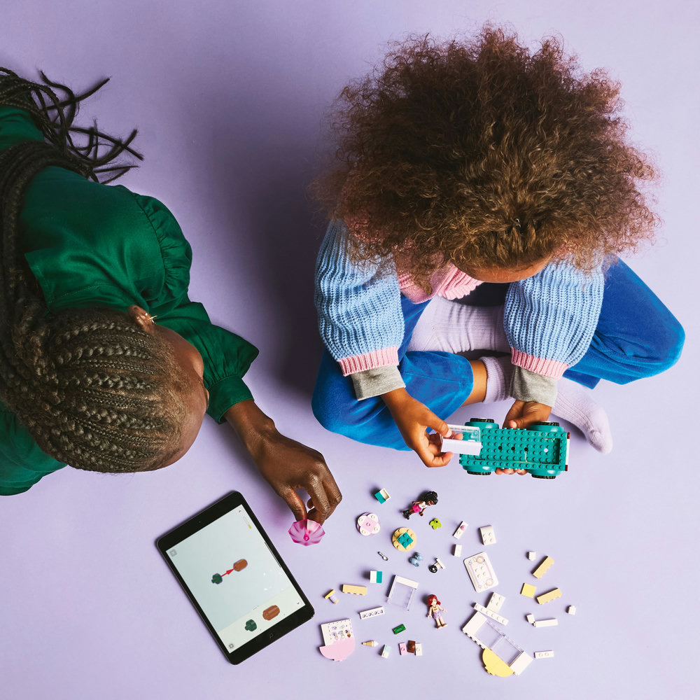 LEGO Friends Heartlake City Ice Cream Van Pretend-Play Building Kit 42644 - Image 7