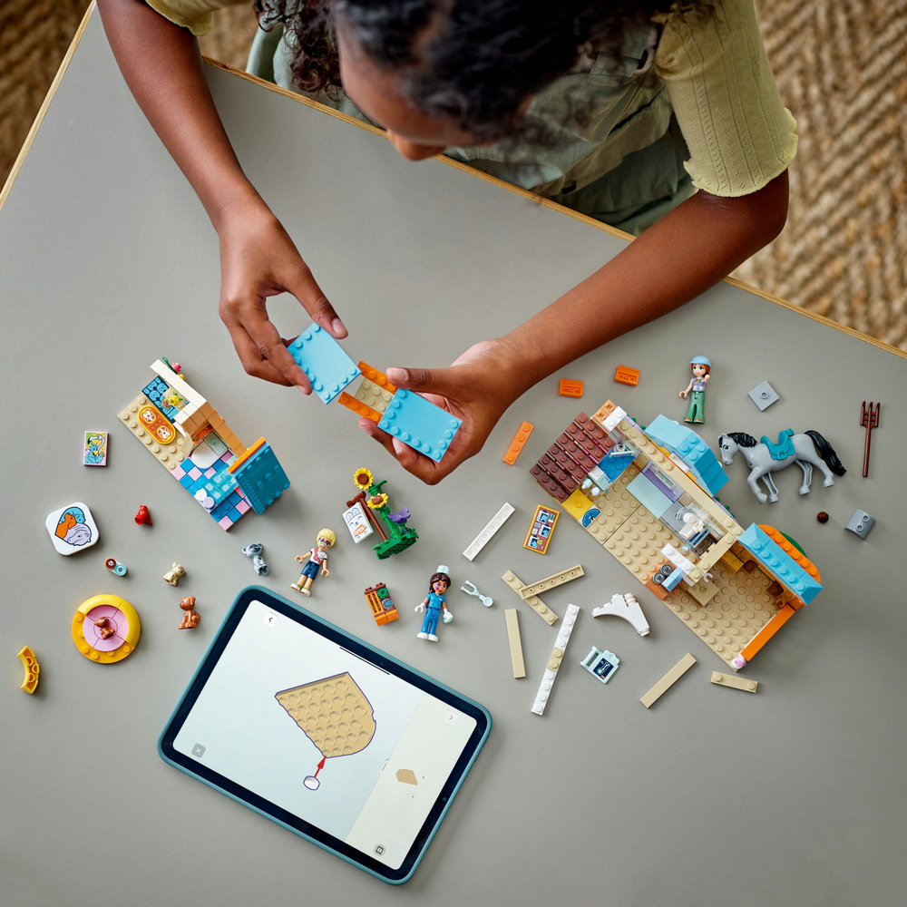 LEGO Friends Horse and Pet Vet Clinic Pretend-Play Toy 42651 - Image 7