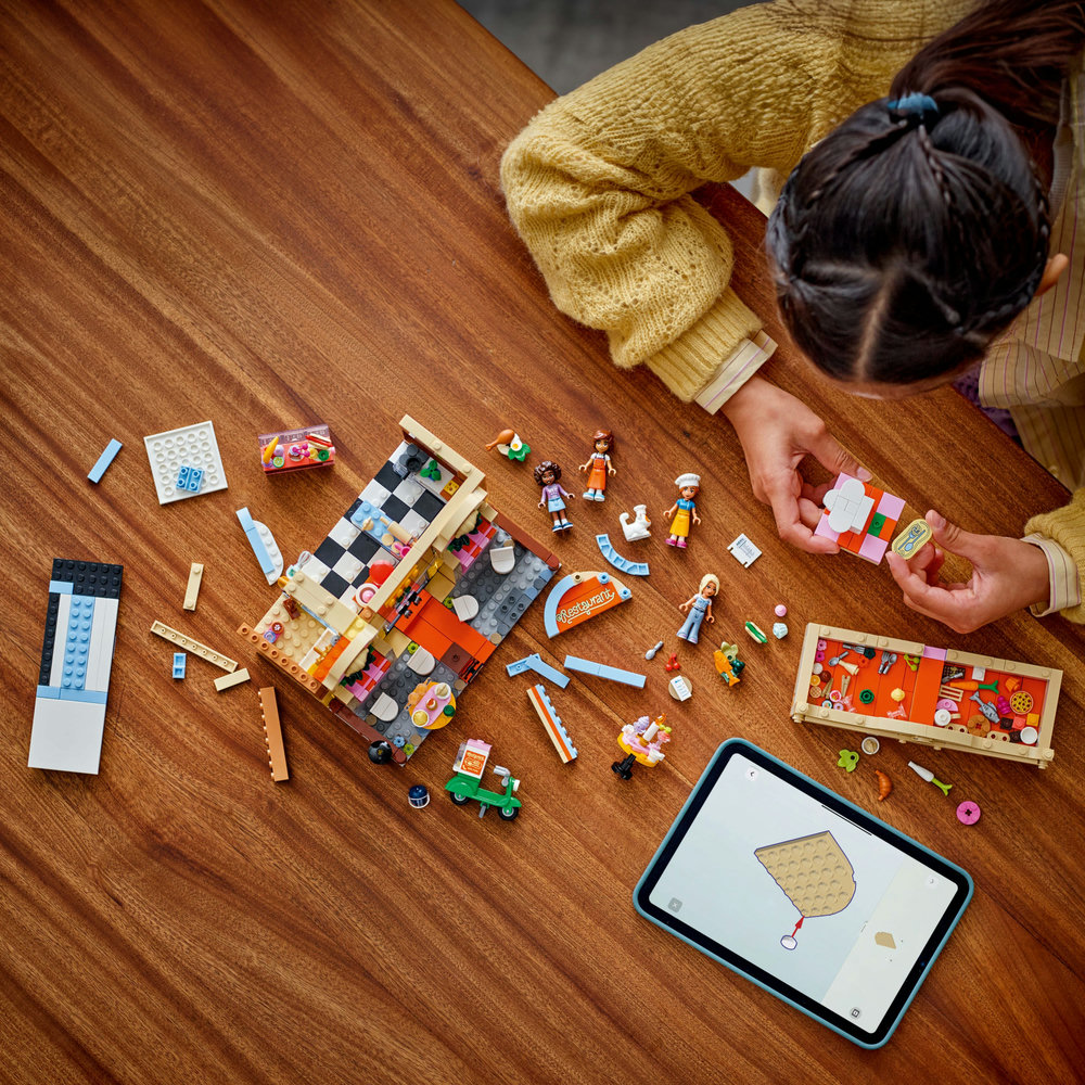 LEGO Friends Restaurant and Cooking School Pretend-Play Role-Play Toy 42655 - Image 7