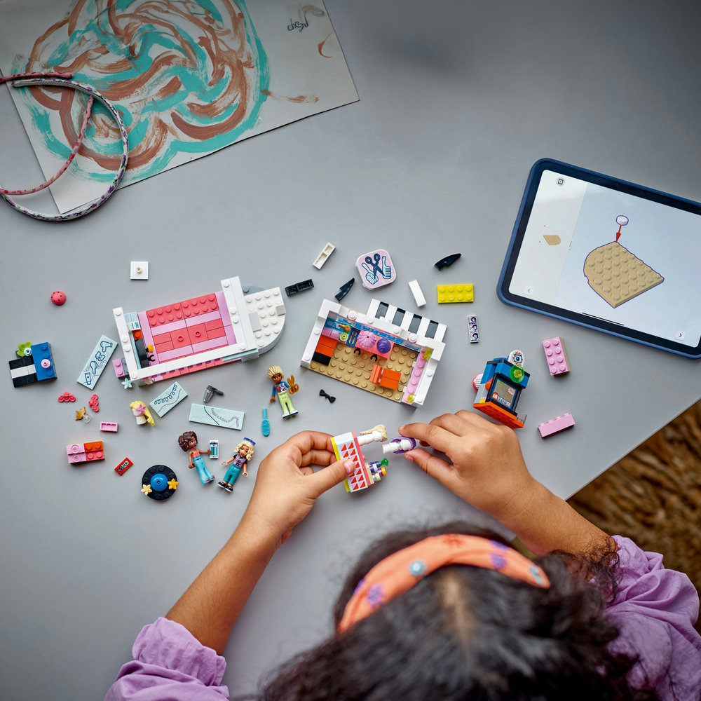 LEGO Friends Hair Salon and Accessories Shop Creative Pretend-Play Toy 42662 - Image 7