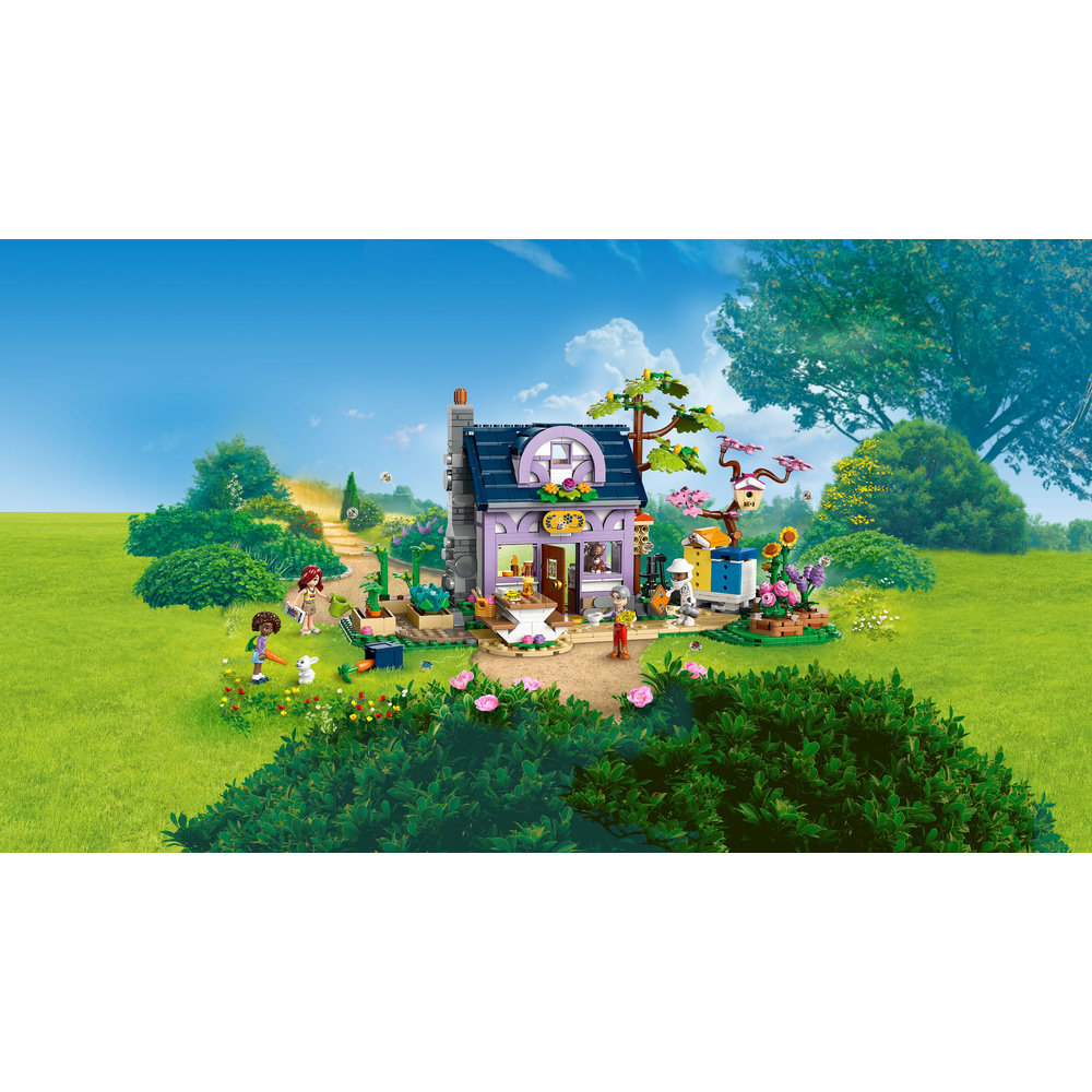 LEGO Friends Beekeepers’ House and Flower Garden Building Kit 42669 - Image 3