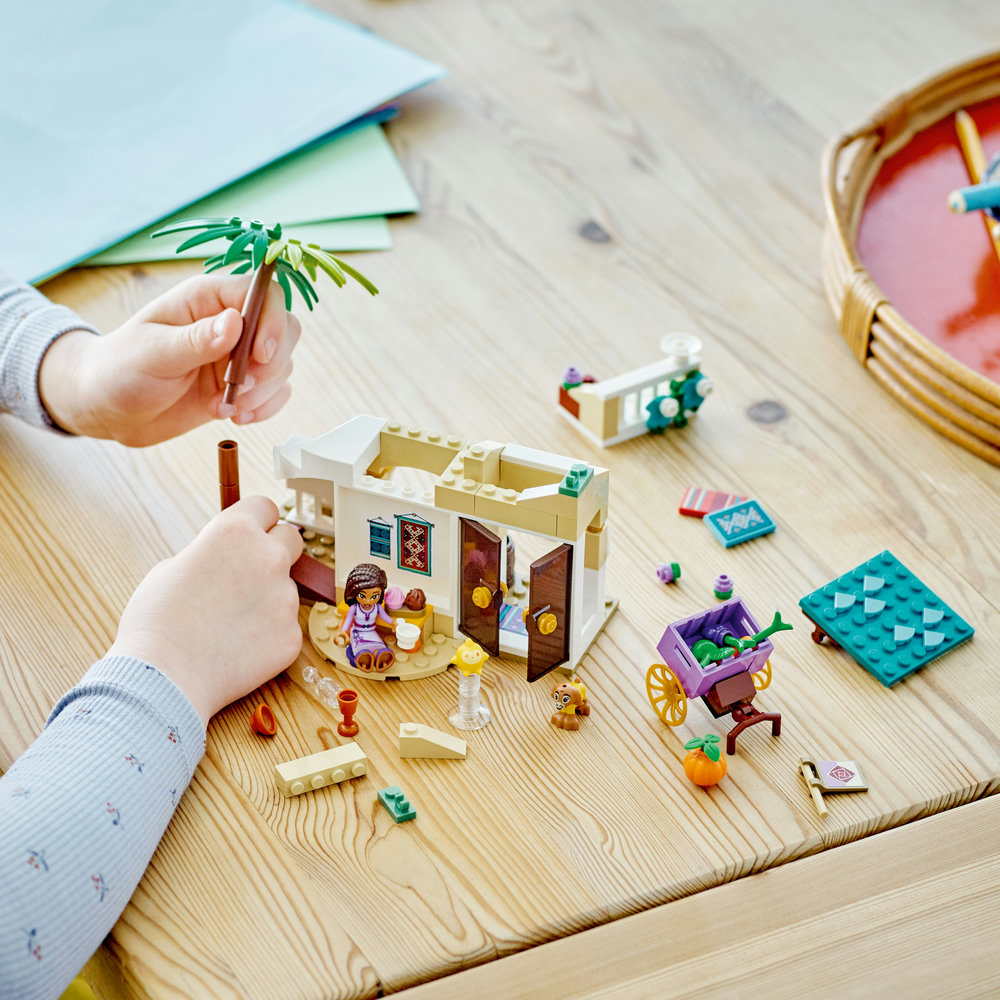 LEGO Disney King Magnifico’s Castle 43224 Building Toy Set (613 Pieces) - Image 7