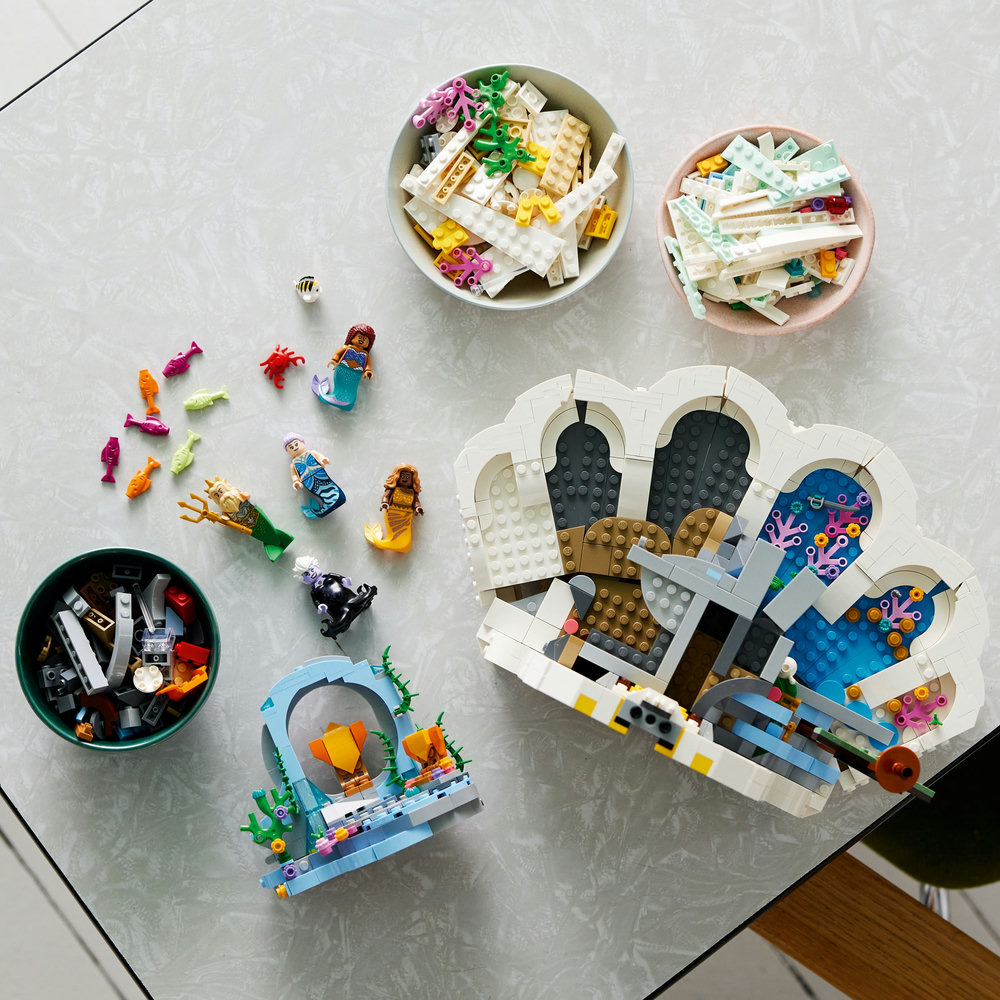 LEGO Disney The Little Mermaid Royal Clam Shell 43225 Building Set (1,808 Pieces) - Image 7