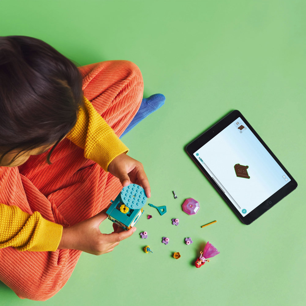 LEGO Disney Princess Twirling Ariel Building Kit and Fantasy Toy Model 43259 - Image 7