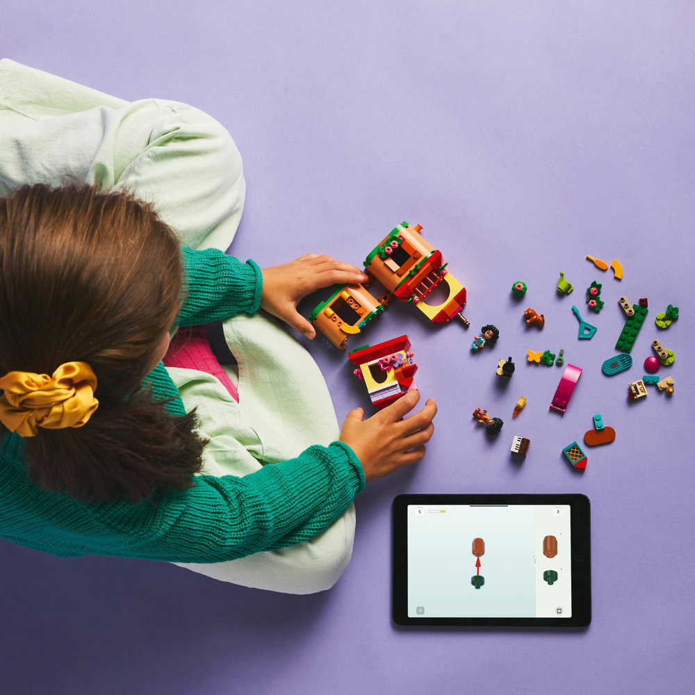 LEGO Disney Encanto Mini House Buildable Fantasy Toy 43261 - Image 7