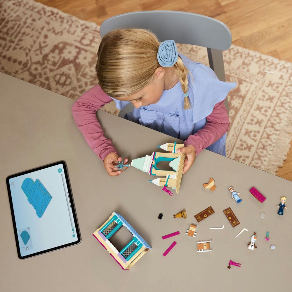 LEGO Disney Frozen Arendelle Frozen Castle Building Playset 43265 - Image 7