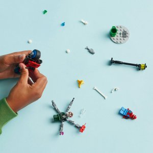 LEGO Marvel Super Heroes Motorcycle Chase: Spider-Man vs. Doc Ock 76275 - Image 7