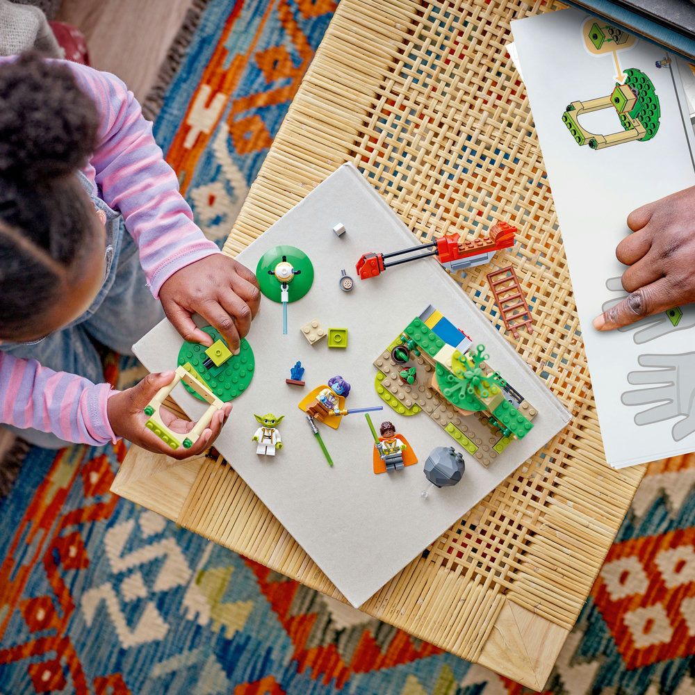 LEGO Star Wars Tenoo Jedi Temple 75358 Building Toy Set (124 Pieces) - Image 3