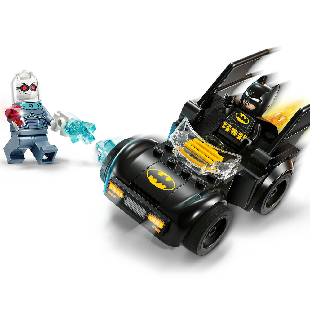 LEGO DC Batman: Batman & Batmobile vs. Mr. Freeze Vehicle Playset 76301 - Image 11