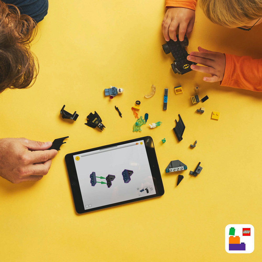 LEGO DC Batman: Batman & Batmobile vs. Mr. Freeze Vehicle Playset 76301 - Image 5