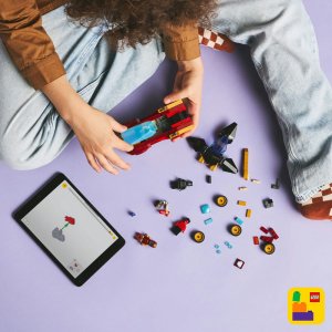 LEGO Marvel Iron Man Car & Black Panther vs. Red Hulk Buildable Playset 76310 - Image 11