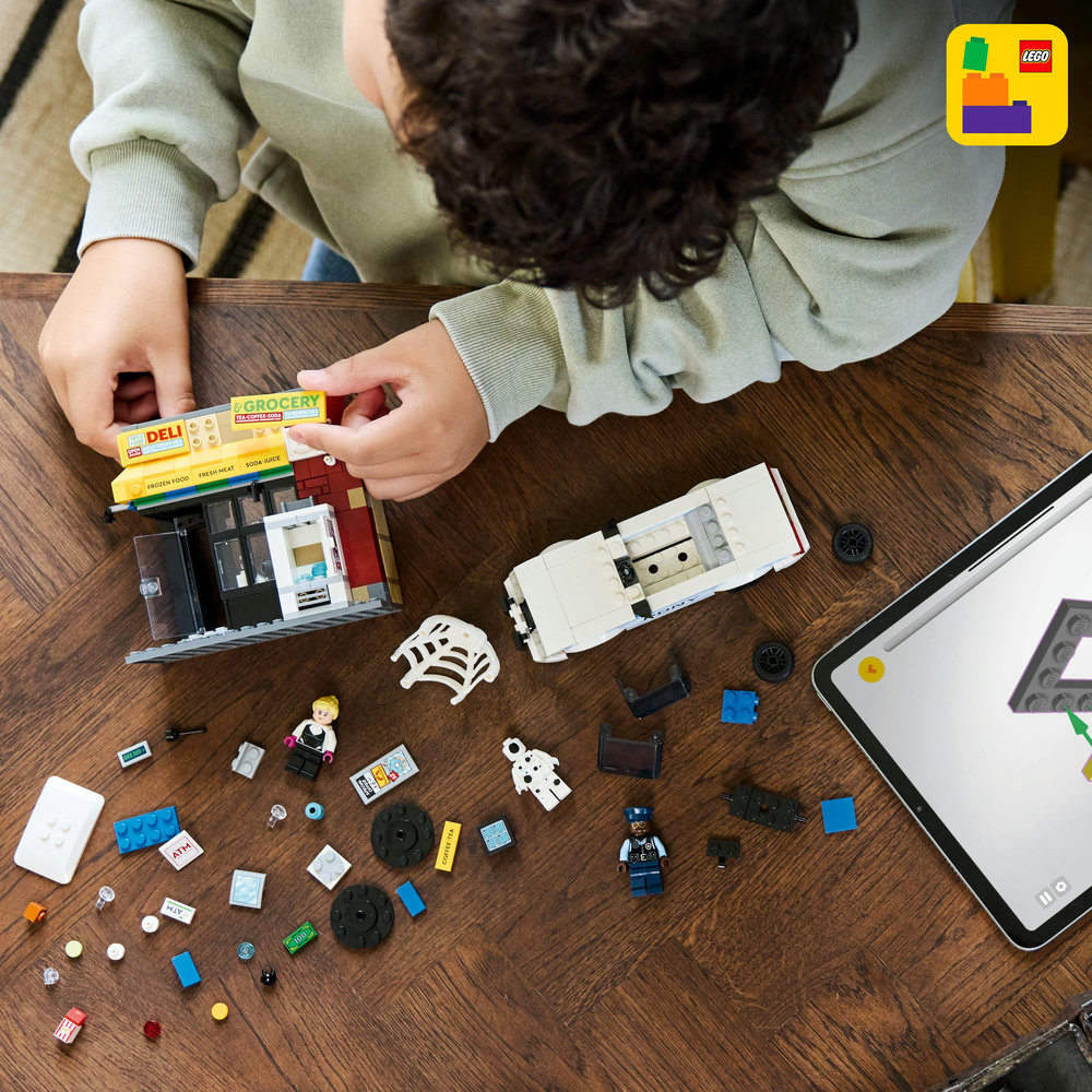 LEGO Marvel Spider-Verse: Miles Morales vs. The Spot 76311 - Image 11