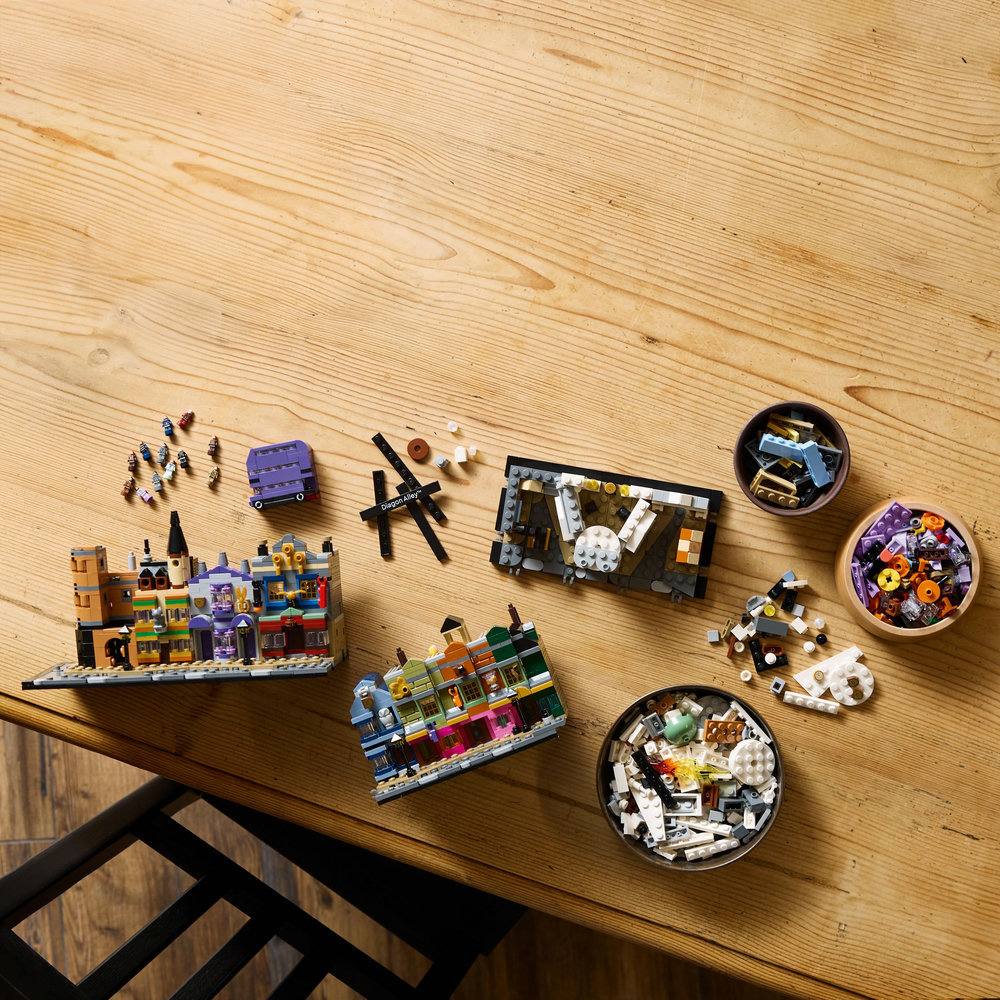 LEGO Harry Potter Diagon Alley Wizarding Shops, Wizard Set for Adults 76444 - Pre-order - Image 7