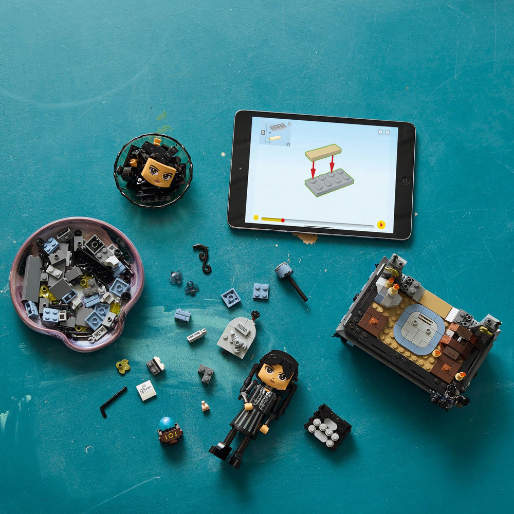 LEGO Wednesday Addams Figure Building Toy 76780 - Image 10