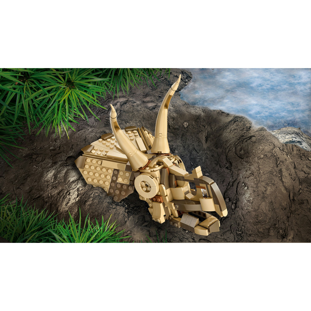 LEGO Jurassic World Dinosaur Fossils: Triceratops Skull Model Set 76969 - Image 6