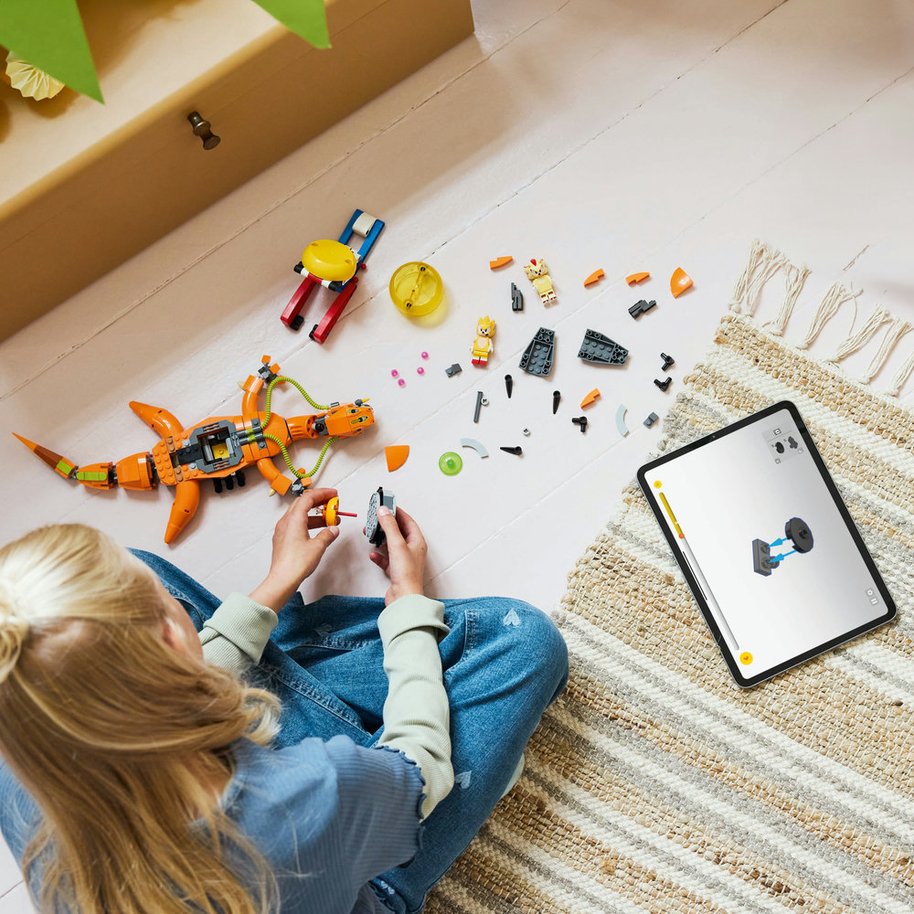 LEGO Sonic the Hedgehog Super Shadow vs. Biolizard Gamer Gift Toy 77003 - Image 7