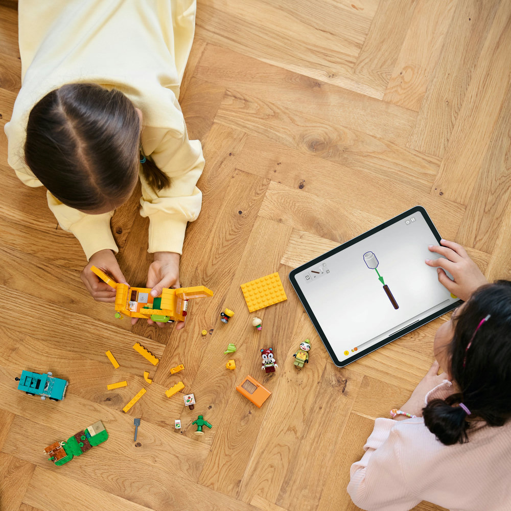 LEGO Animal Crossing Leif’s Caravan & Garden Shop Building Kit 77054 - Image 7