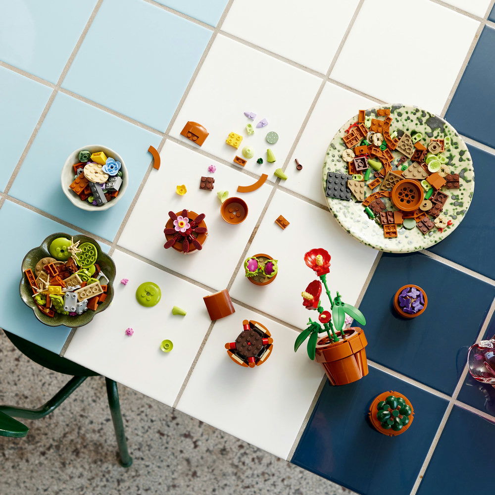 LEGO Icons Tiny Plants Building Set for Adults 10329 (758 Pieces) - Image 7