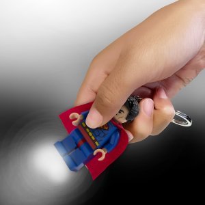 LEGO DC Super Heroes Superman Minifigure Key Light (Keyring / Keychain) - Image 3