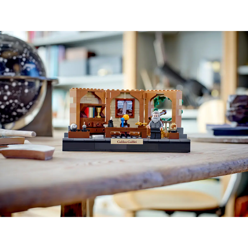 LEGO Ideas Tribute to Galileo Galilei Promotional Set 40595 - Image 3