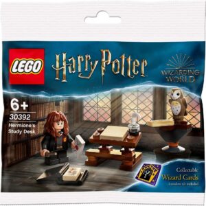 LEGO Harry Potter Hermione's Study Desk Polybag 30392 - Image 3
