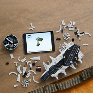 LEGO Marvel The Avengers Helicarrier Aircraft 76295 - Image 7