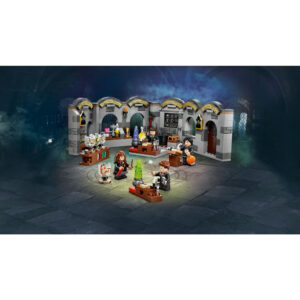 LEGO Harry Potter Hogwarts Castle: Potions Class 76431 - Image 3